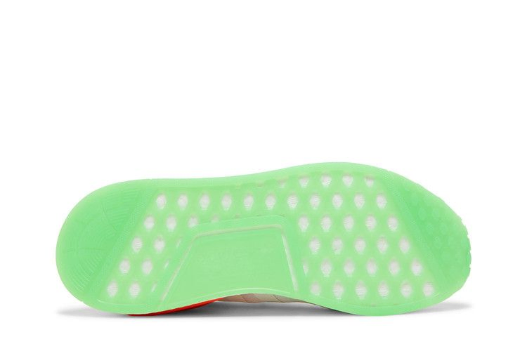 Кроссовки adidas NMD_R1 V2 'Glow In The Dark - White Sonic Ink'