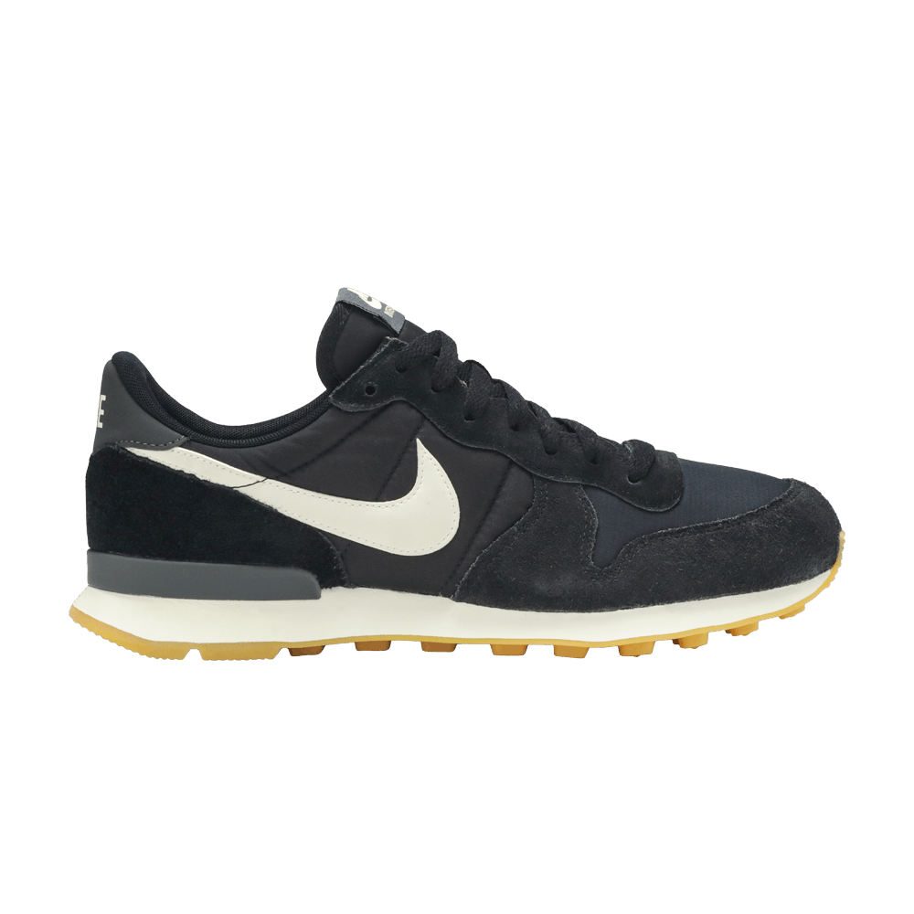 wmns-internationalist-black-gum-828407-021