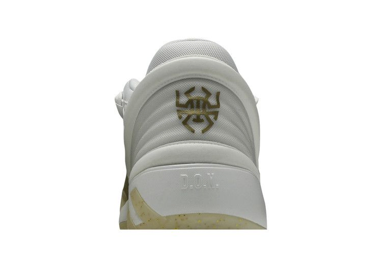d-o-n-issue-2-white-gold-metallic-fx9431_06