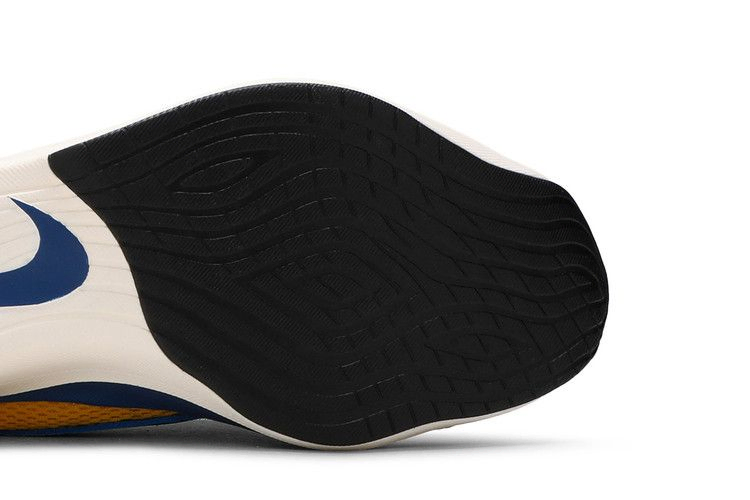 Кроссовки Nike Moon Racer QS 'Yellow Ochre'
