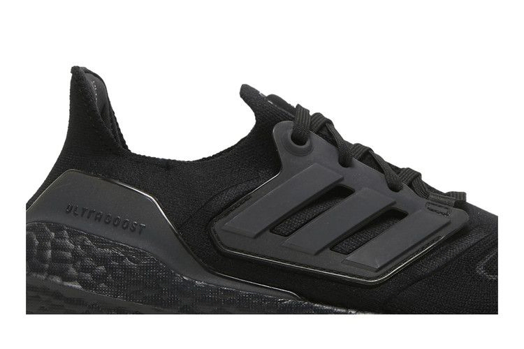 Кроссовки adidas Wmns UltraBoost 22 'Triple Black'