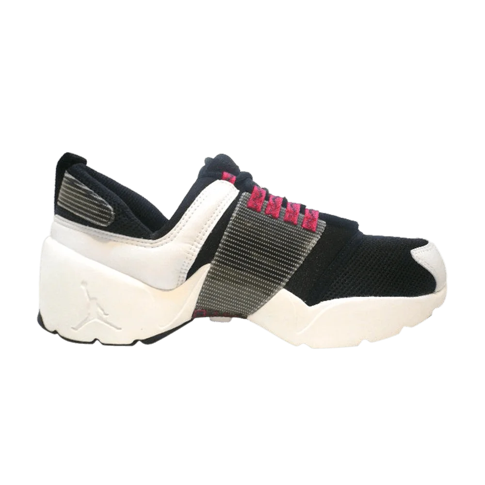 Krossovki-Air-Jordan-Trunner-White-Black