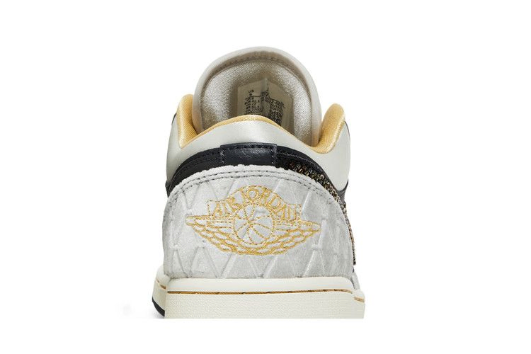 Кроссовки Air Jordan 1 Low SE 'Beaded Swoosh'