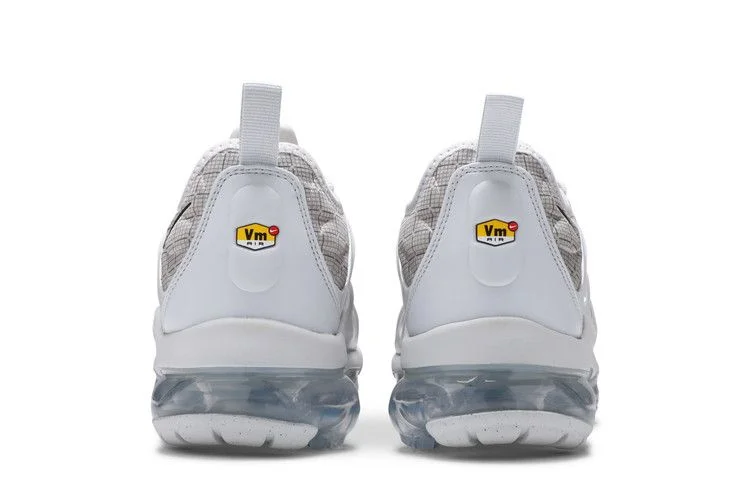 Кроссовки Nike Air VaporMax Plus 'Pure Platinum'