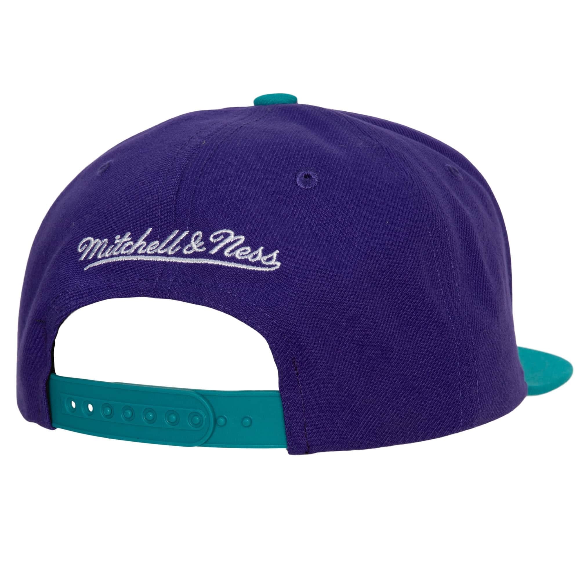 Mitchell-Ness-Cross-Check-Snapback-HWC-Charlotte-Hornets-Hat-1