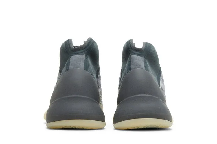 Krossovki-adidas-Yeezy-Quantum-Mono-Carbon-5