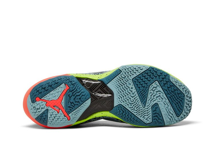 Кроссовки Satou Sabally x Wmns Air Jordan 37 'Grafitti'