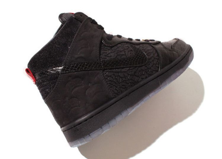 dunk-hi-premium-qs-mighty-crown-20th-anniversary-503766-001_04