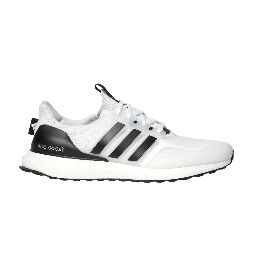 Krossovki-adidas-UltraBoost-5.0-White-Black