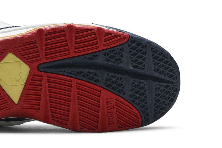 zoom-lebron-3-low-remix-31401011102_04
