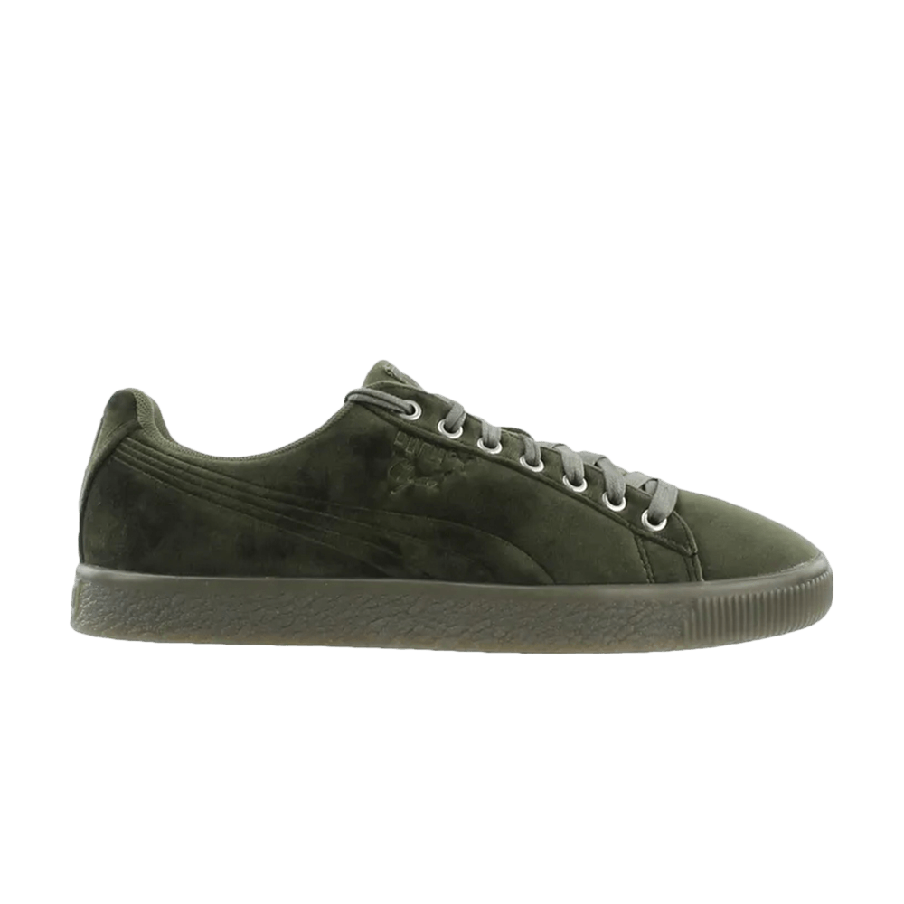 clyde-velour-ice-olive-night-366549-03