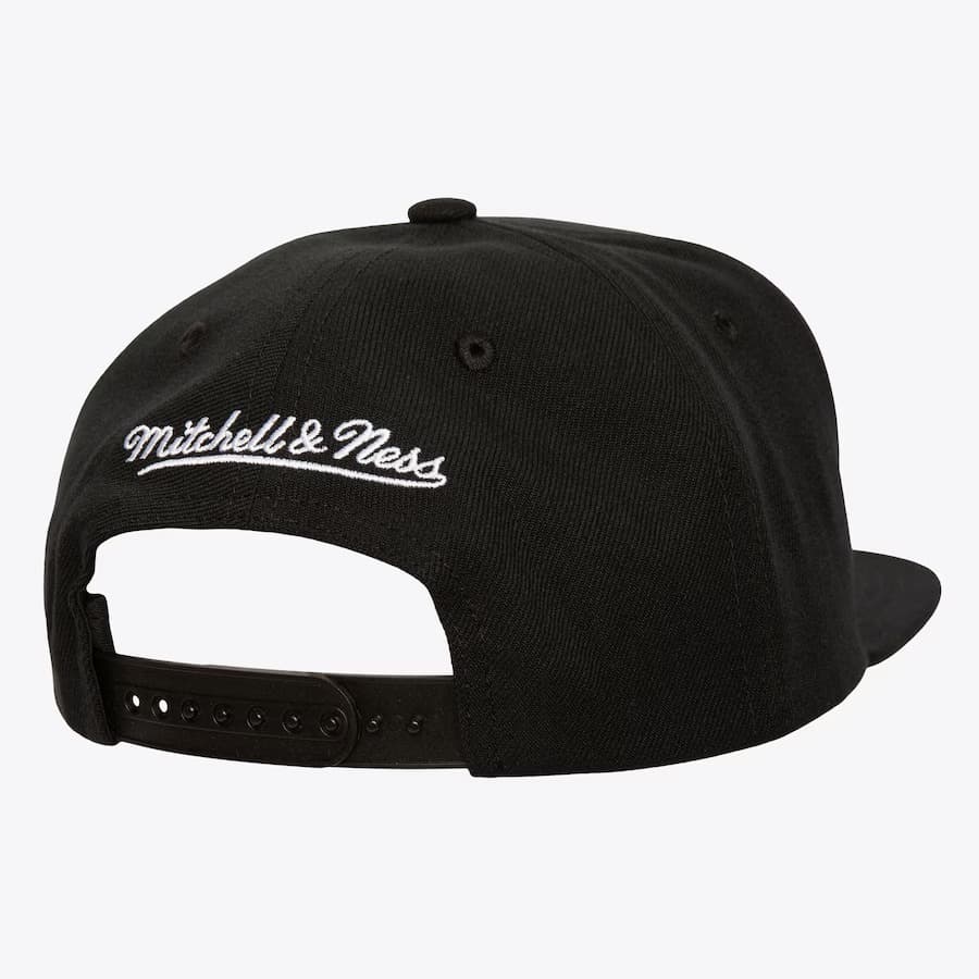 Mitchell-Ness-Black-Brooklyn-Nets-Retro-Snapback-Hat-1