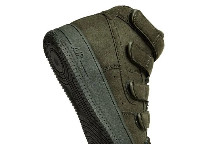 Krossovki-Billie-Eilish-x-Nike-Air-Force-1-High-07-SP-Sequoia-9