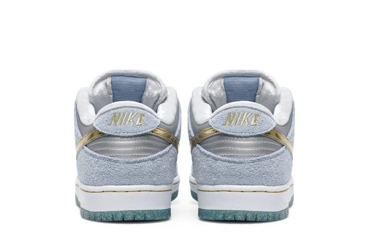 Krossovki-Sean-Cliver-x-Nike-Dunk-Low-SB-Holiday-Special-5