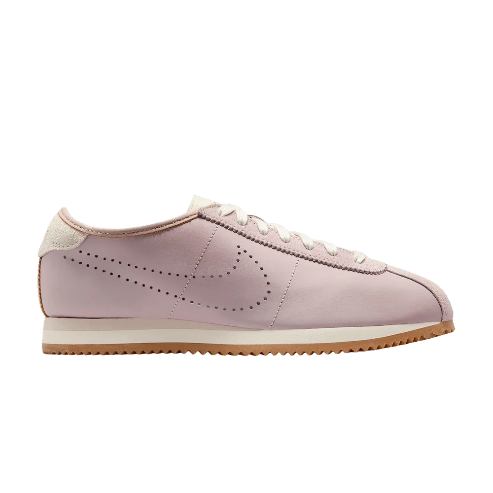 Krossovki-Nike-Wmns-Classic-Cortez-Leather-Particle-Rose