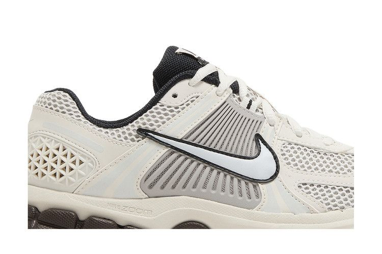 Кроссовки Nike Women's Air Zoom Vomero 5 'Phantom'