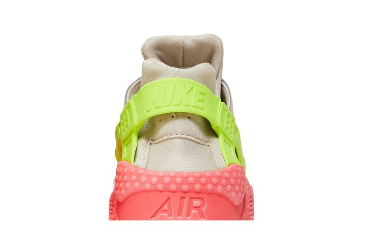 wmns-air-huarache-run-desert-sand-634835-033_06