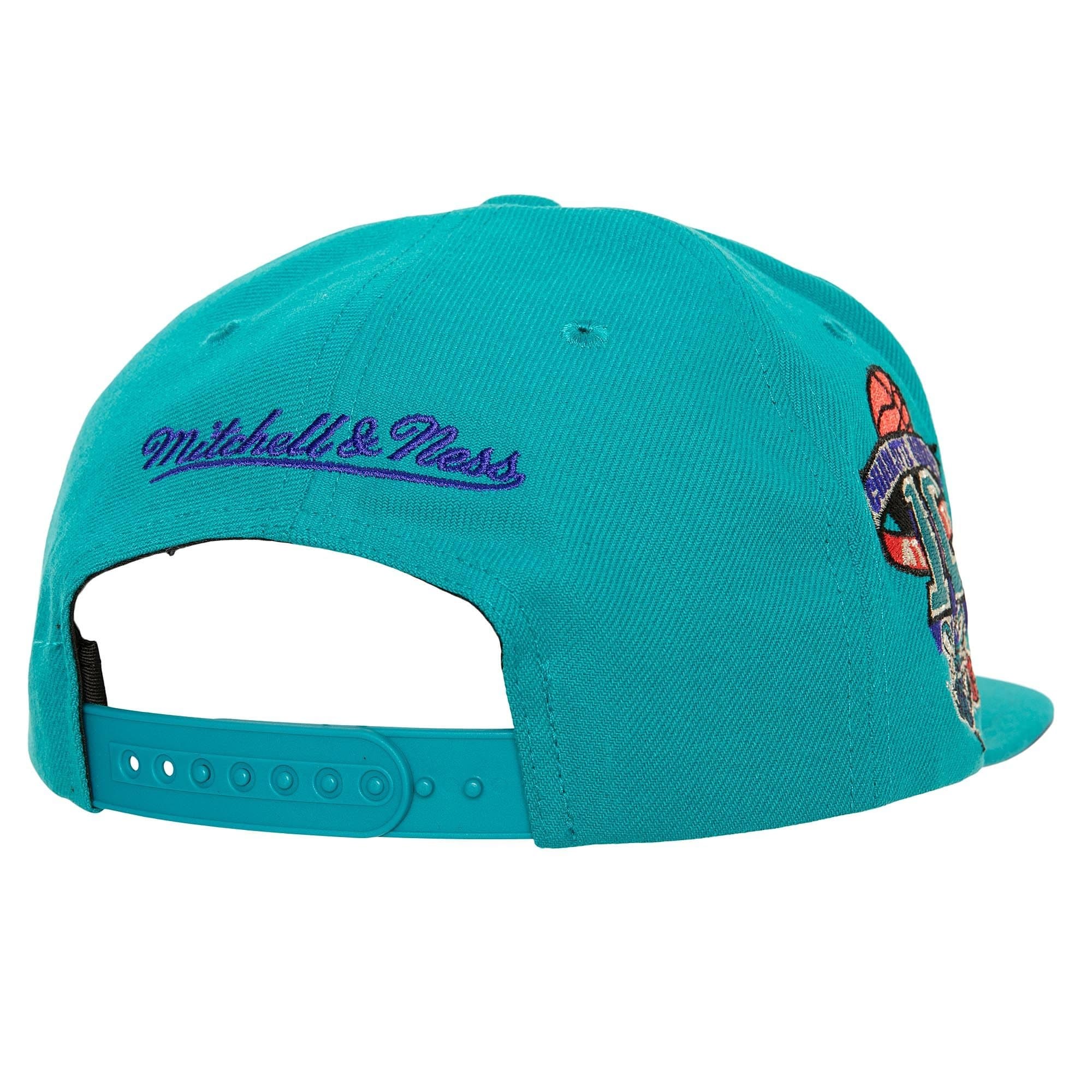Mitchell-Ness-Watch-Me-Shine-Snapback-HWC-Charlotte-Hornets-Hat-1
