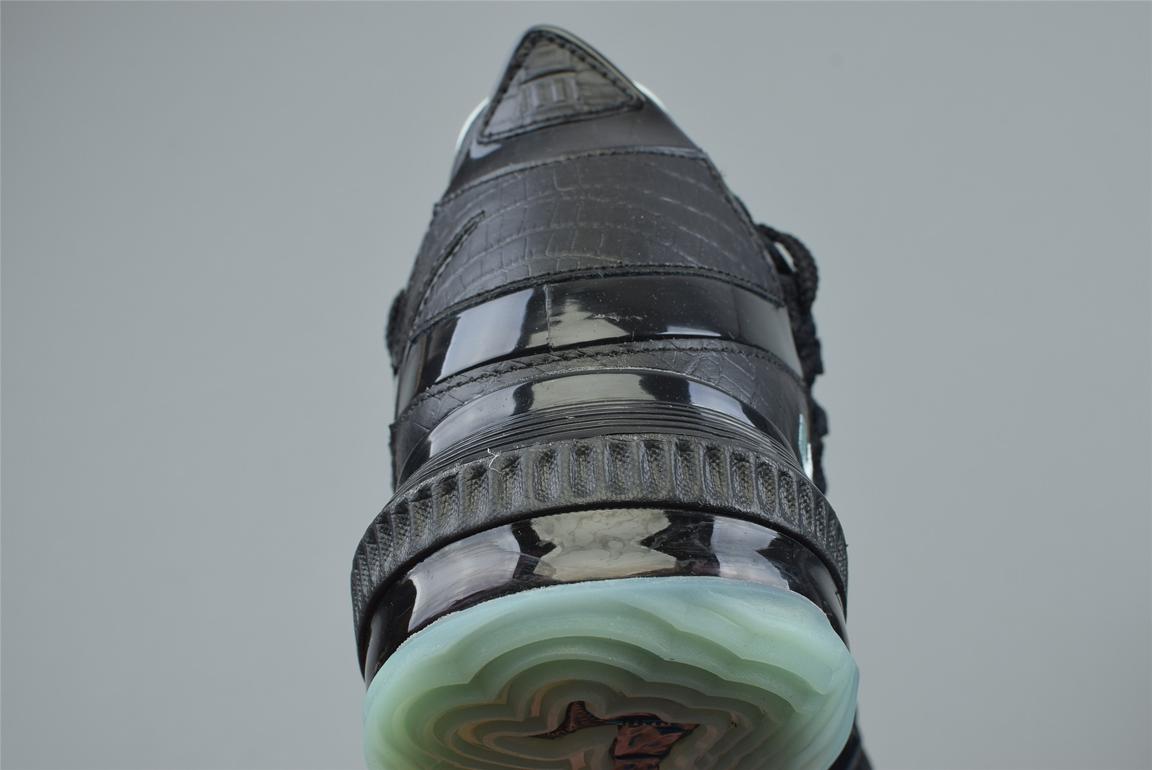 Кроссовки Nike LeBron 16 Glow