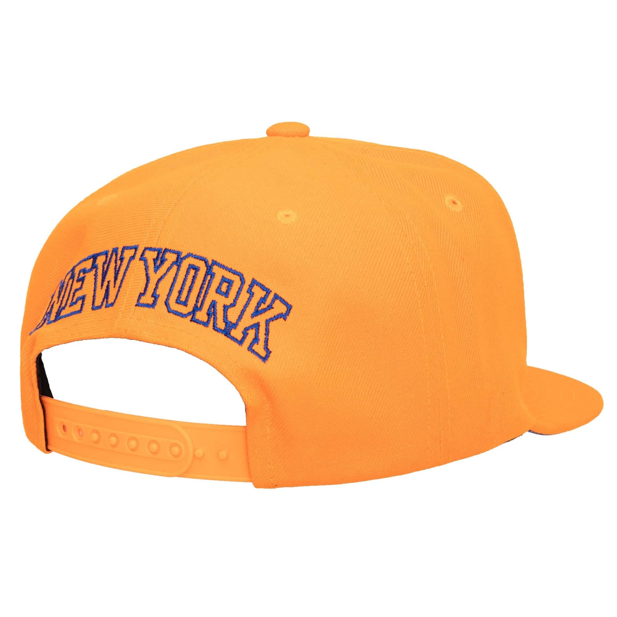 Бейсболка Mitchell & Ness Christmas Day Snapback NBA New York Knicks