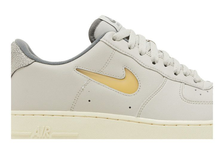 Кроссовки Nike Air Force 1 '07 LX 'Light Bone'