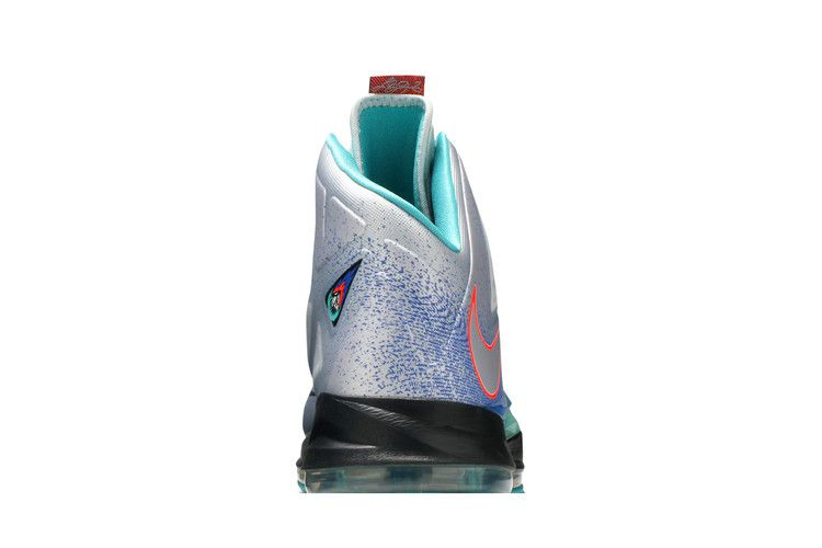 lebron-10-pure-platinum-541100-008_06