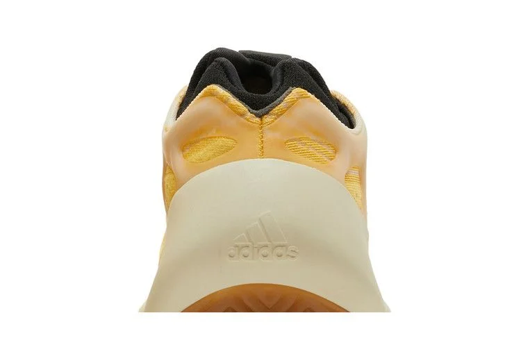 Кроссовки adidas Yeezy 700 V3 'Mono Safflower'