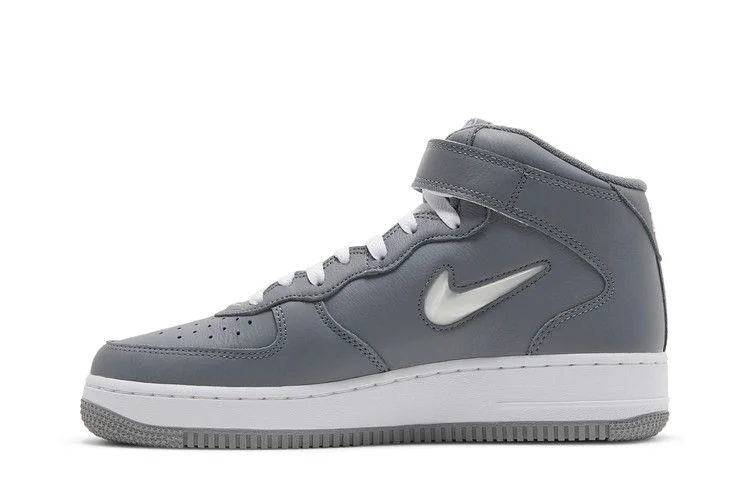 Krossovki-Nike-Air-Force-1-Mid-Jewel-QS-NYC-Cool-Grey-2