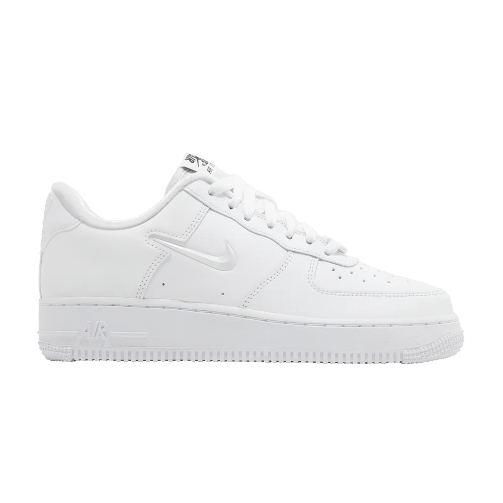 Krossovki-Nike-Wmns-Air-Force-1-07-SE-Dance-White
