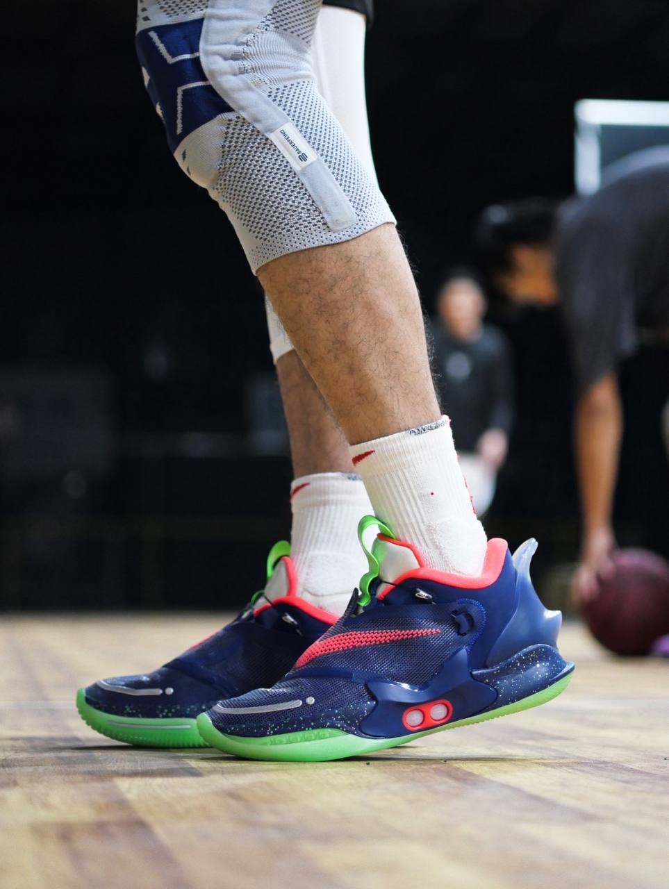 Кроссовки Nike Adapt BB 2.0 Planet of Hoops