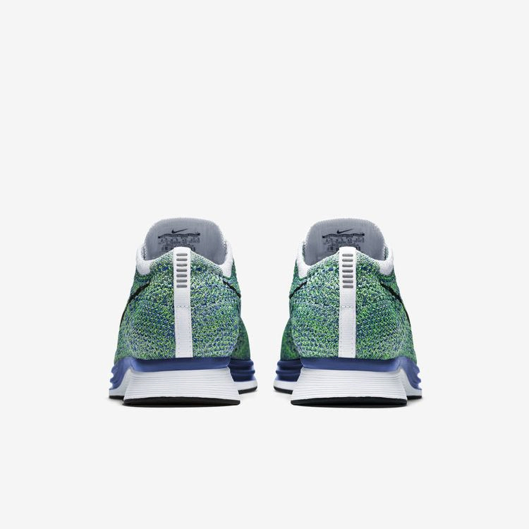 flyknit-racer-tranquil-526628-104_01