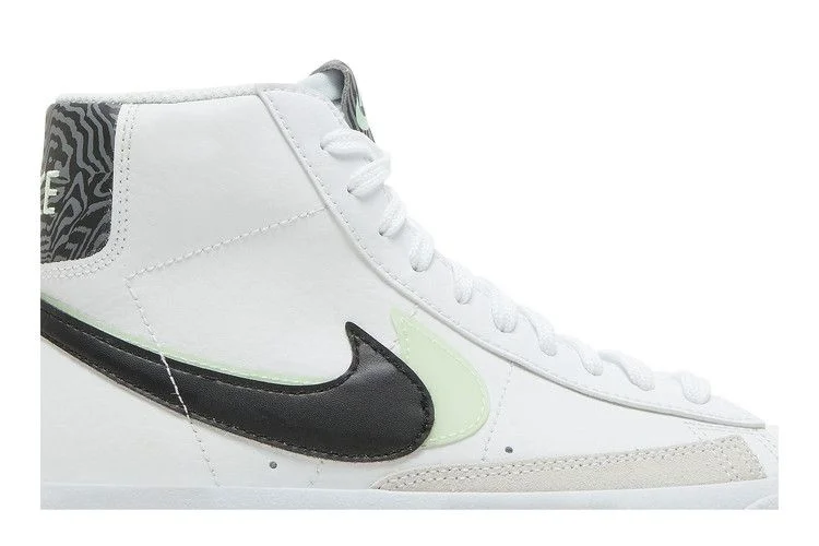 Krossovki-Nike-Blazer-Mid-77-SE-GS-Double-Swoosh-White-Vapor-Green-1