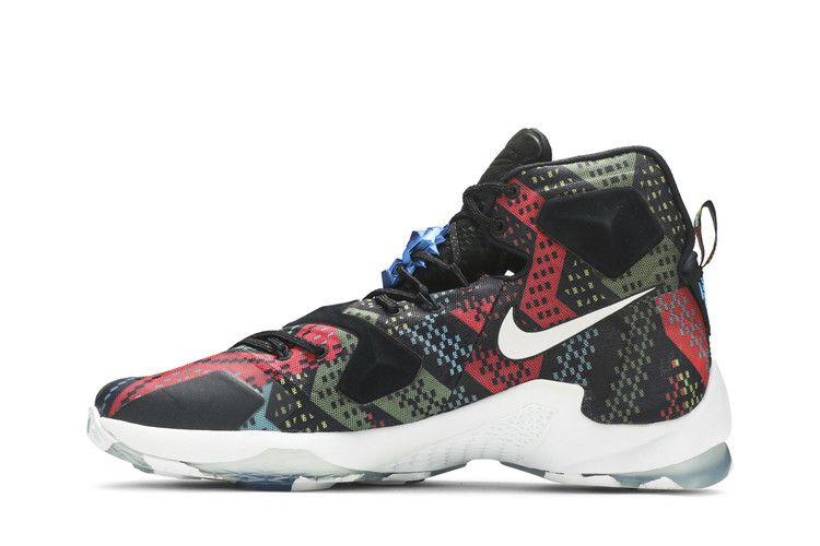 lebron-13-bhm-828377-910_02