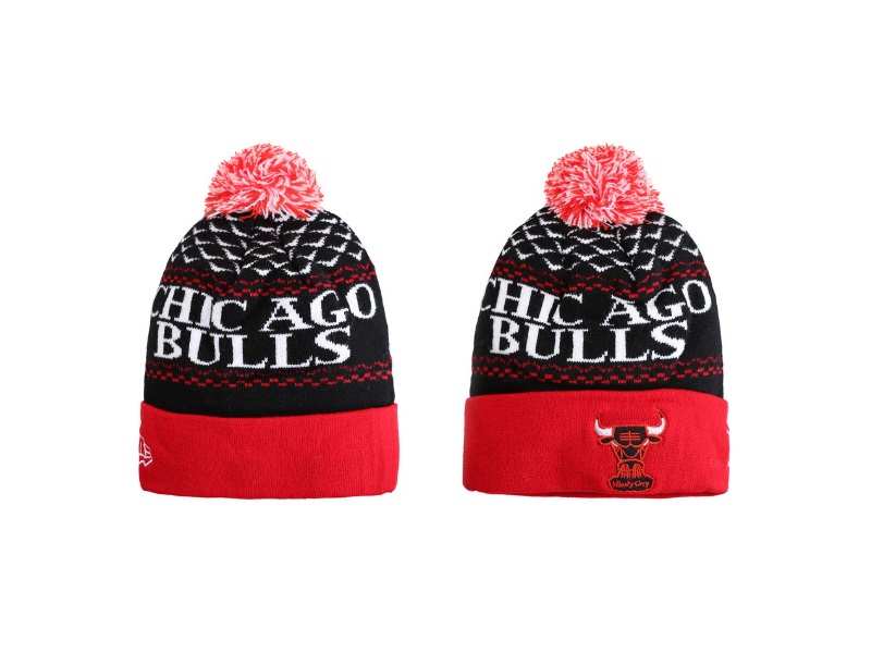 Шапка Chicago Bulls Windy City с помпоном