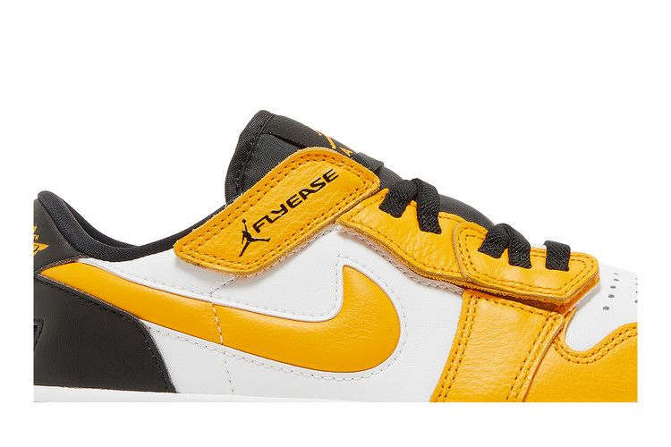 air-jordan-1-low-flyease-white-taxi-dm1206-107_01