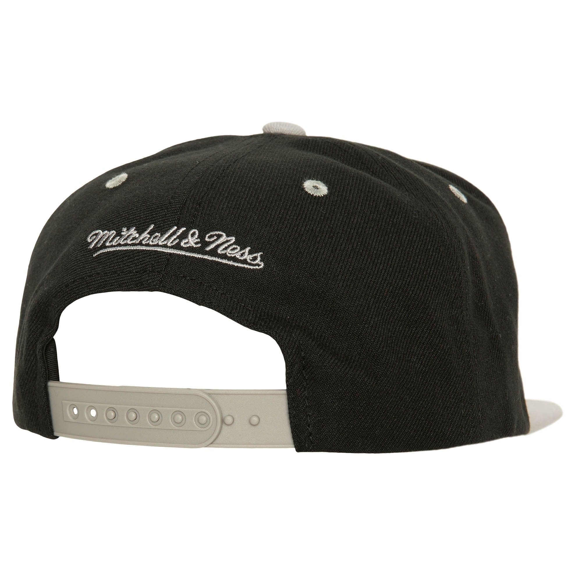 Бейсболка Mitchell & Ness Buzz Snapback Brooklyn Nets Hat