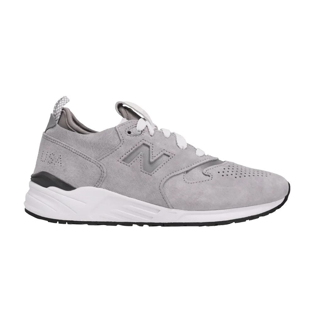 Krossovki-New-Balance-999-Made-in-USA-Grey-White
