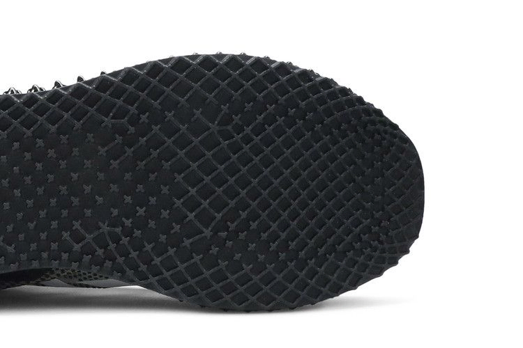 4d-runner-1-0-core-black-eg6247_04