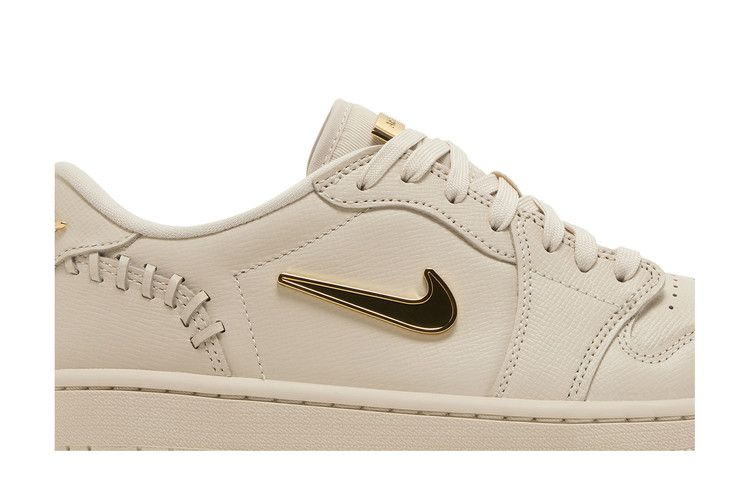 Кроссовки Wmns Air Jordan 1 Low Method of Make 'Legend Light Brown'