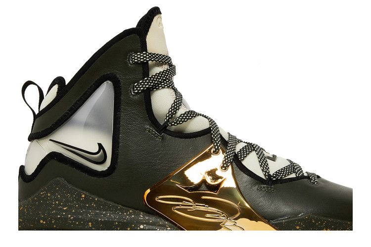 Кроссовки Nike LeBron 19 'Chosen 1'
