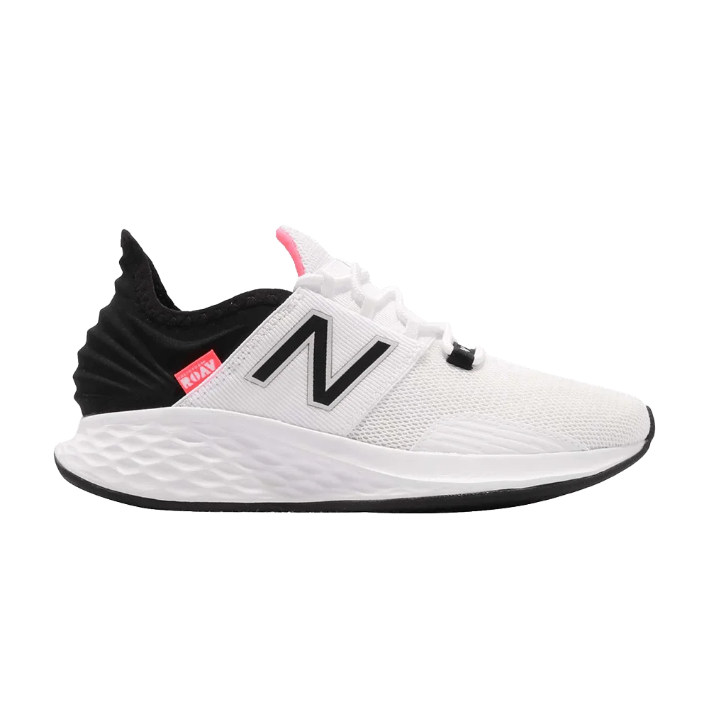 Krossovki-New-Balance-Wmns-Fresh-Foam-Roav-White-Black