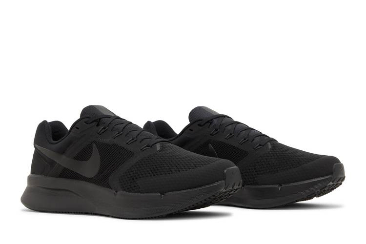 run-swift-3-triple-black-dr2695-003_07