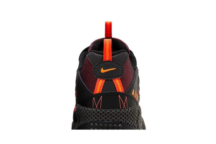 Кроссовки Nike Air Humara 'Black Bright Crimson'