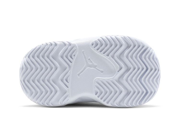 jordan-max-aura-3-td-bred-da8023-006_03