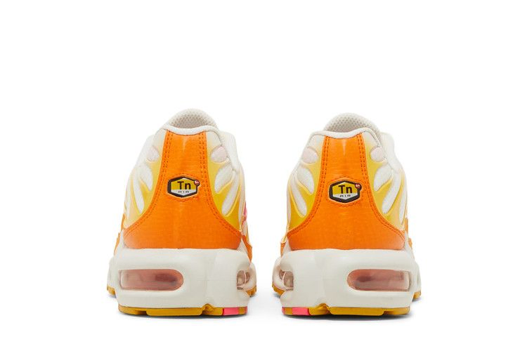 wmns-air-max-plus-sunrise-dx2673-100_05