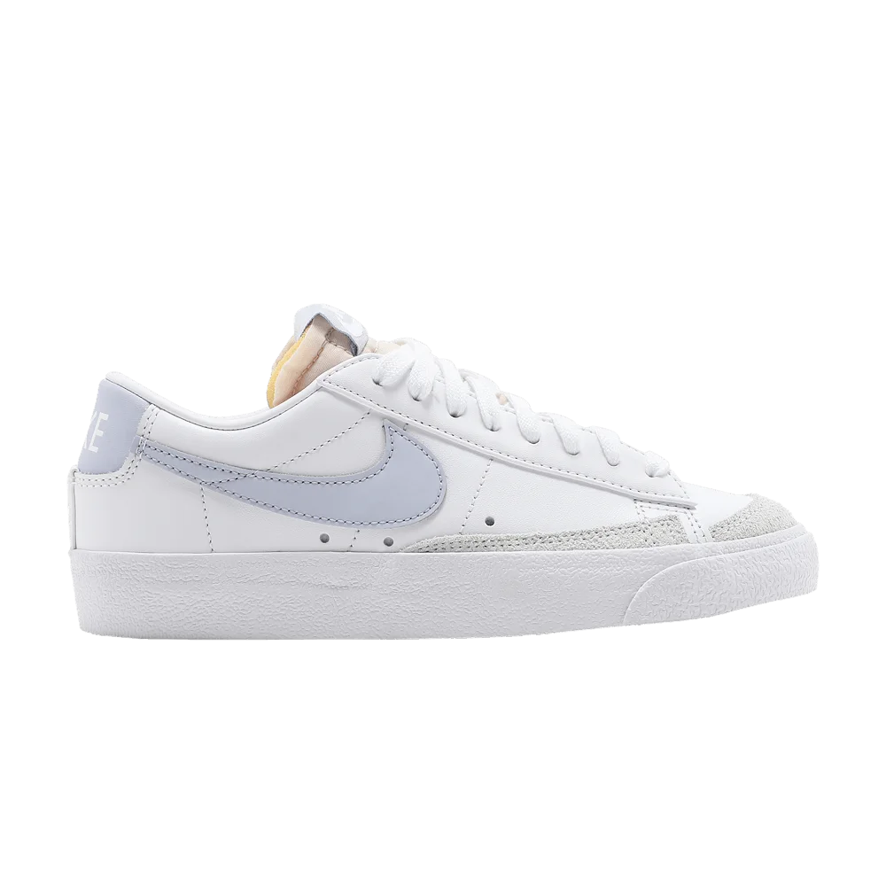 Krossovki-Nike-Wmns-Blazer-Low-77-White-Ghost