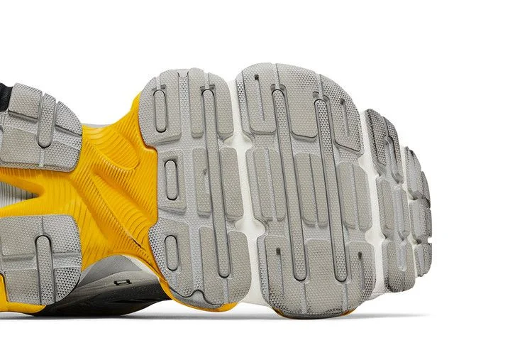 Кроссовки Balenciaga Cargo Sneaker 'Worn-Out - Grey Yellow'