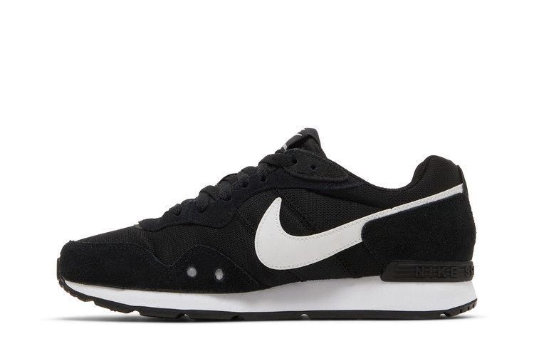 wmns-venture-runner-black-white-ck2948-001_02