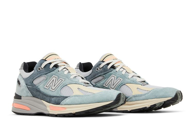 991v2-made-in-england-silver-blue-turbulence-u991sg2_07