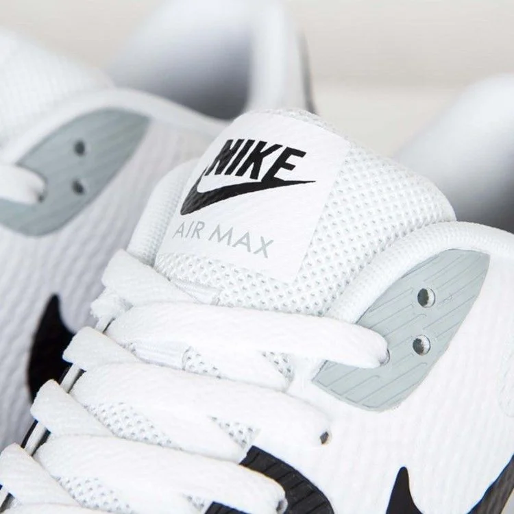 Krossovki-Nike-Air-Max-90-Ultra-Essential-4